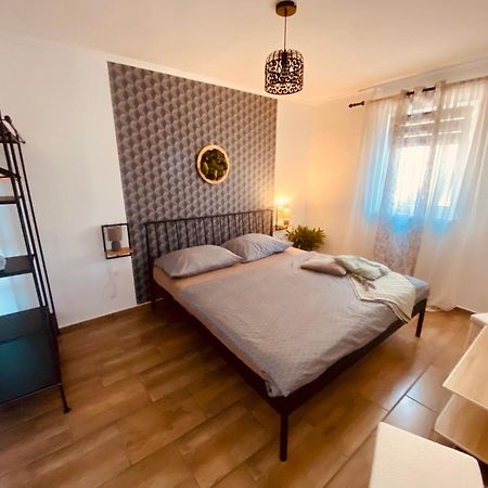 Apartment Nicol Сень Екстер'єр фото
